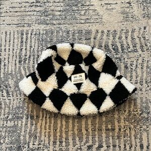 Fuzzy checkered winter bucket hat